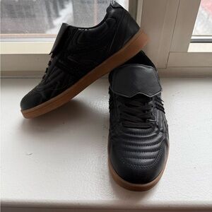 Steve Madden Madrid Sneakers size 7